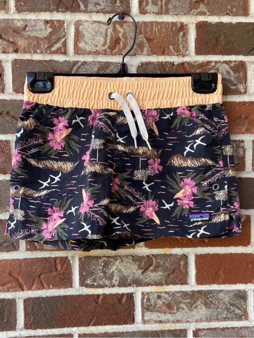 B1G2F 🚨 Patagonia Costa Rica Baggies 3” inseam kids shorts